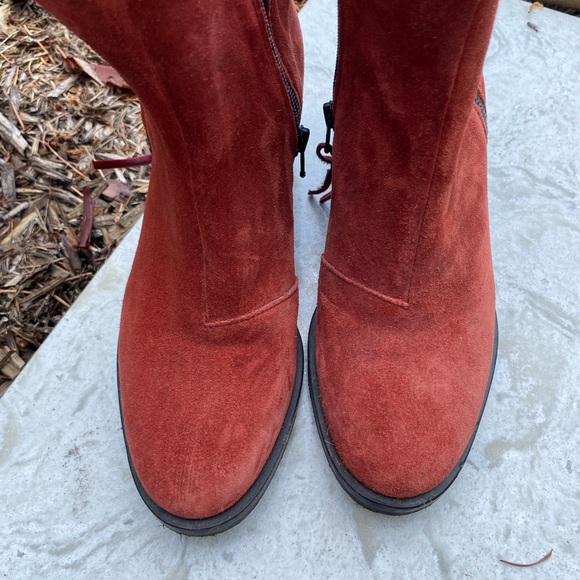 Leather grotesque boots - Picture 7 of 10